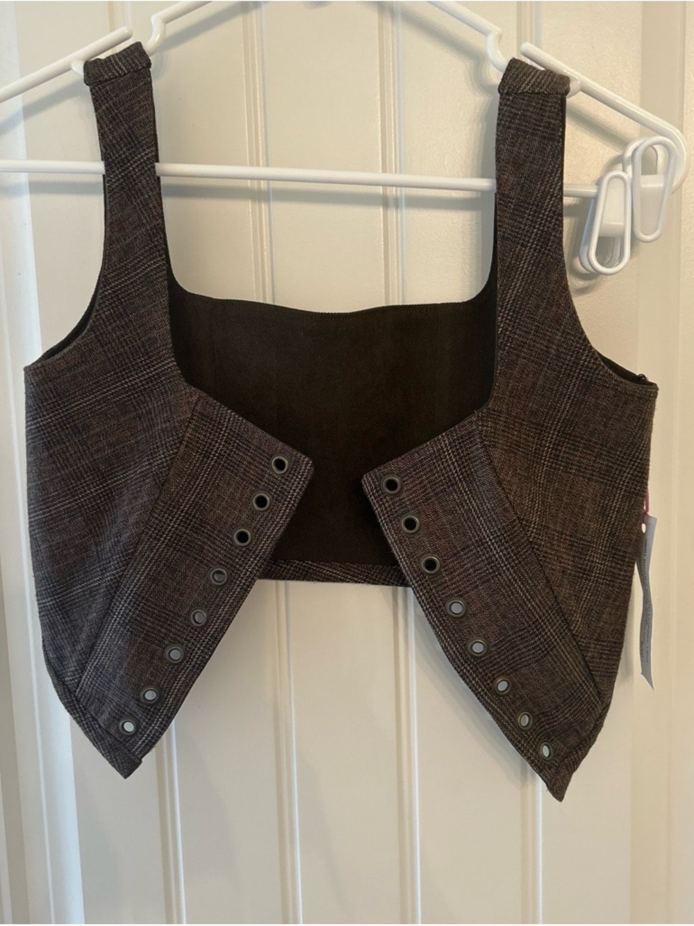 Plaid Cropped Vest in Brown and Black size is 32B no string